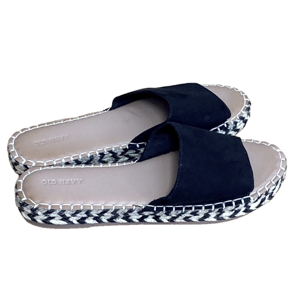 Old Navy woven rope and faux suede slide on sandals. Women’s size 10